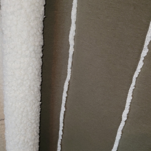 Women's Habitat Oversized Sherpa Style Vest Size XL - Picture 3 of 5